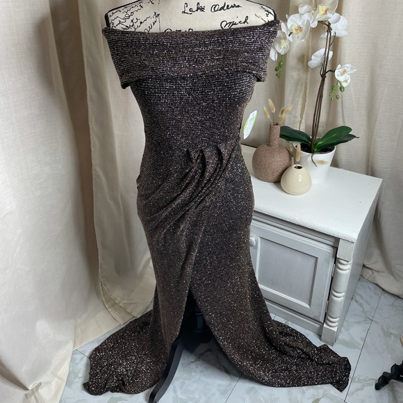 Windsor Dresses & Skirts - Black and gold glitter dress